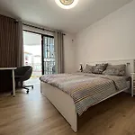 דירה Modern Apartment, Heated Pool & 2 Terraces