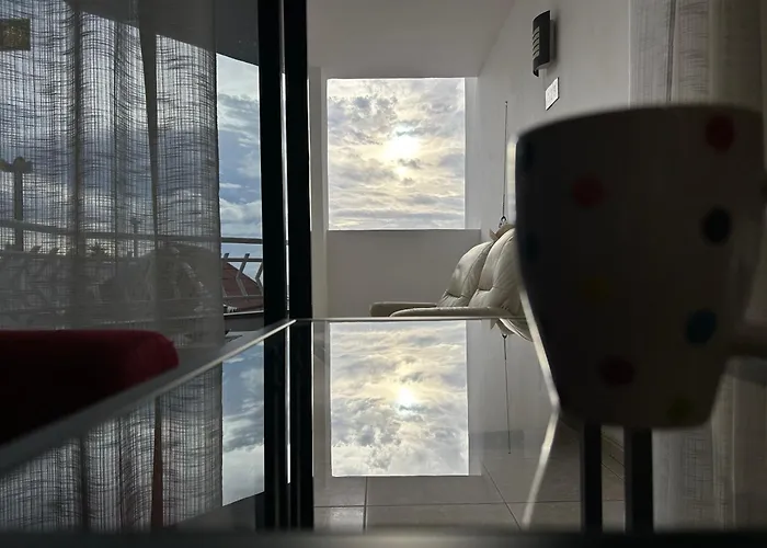 Modern Apartment, Heated Pool & 2 Terraces 公寓 *