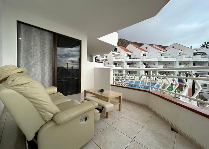 Modern Apartment, Heated Pool & 2 Terraces *