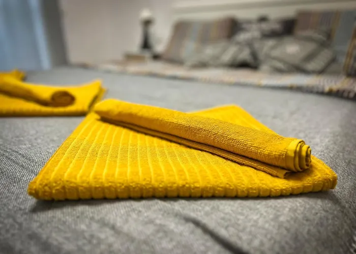 Modern Apartment, Heated Pool & 2 Terraces 公寓