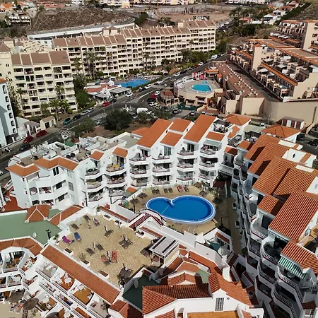 Modern Apartment, Heated Pool & 2 Terraces Lejlighed
