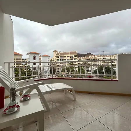 Апартаменты Modern Apartment, Heated Pool & 2 Terraces