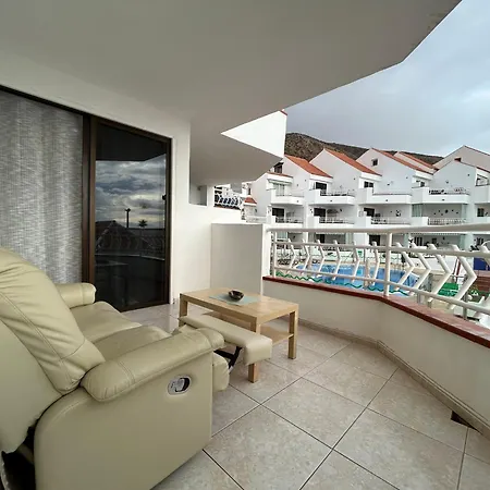 Modern Apartment, Heated Pool & 2 Terraces *
