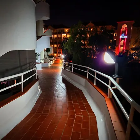 Modern Apartment, Heated Pool & 2 Terraces Lejlighed *