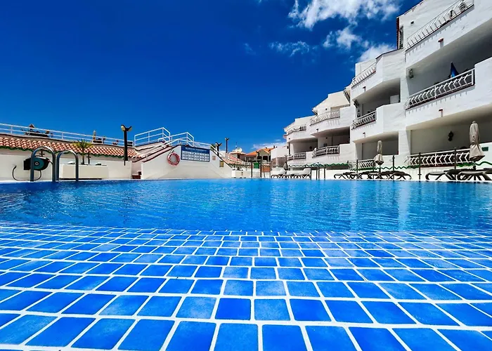 Modern Apartment, Heated Pool & 2 Terraces * Los Cristianos (Tenerife)
